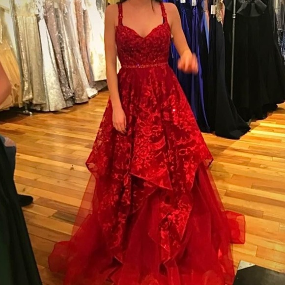 red grad dress - Picture 6 of 6